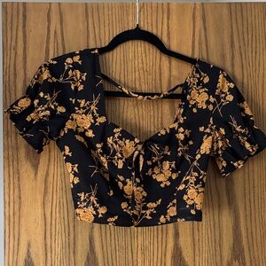 SHEIN Black & Gold Floral Tie-Front Puff Sleeve Crop Top